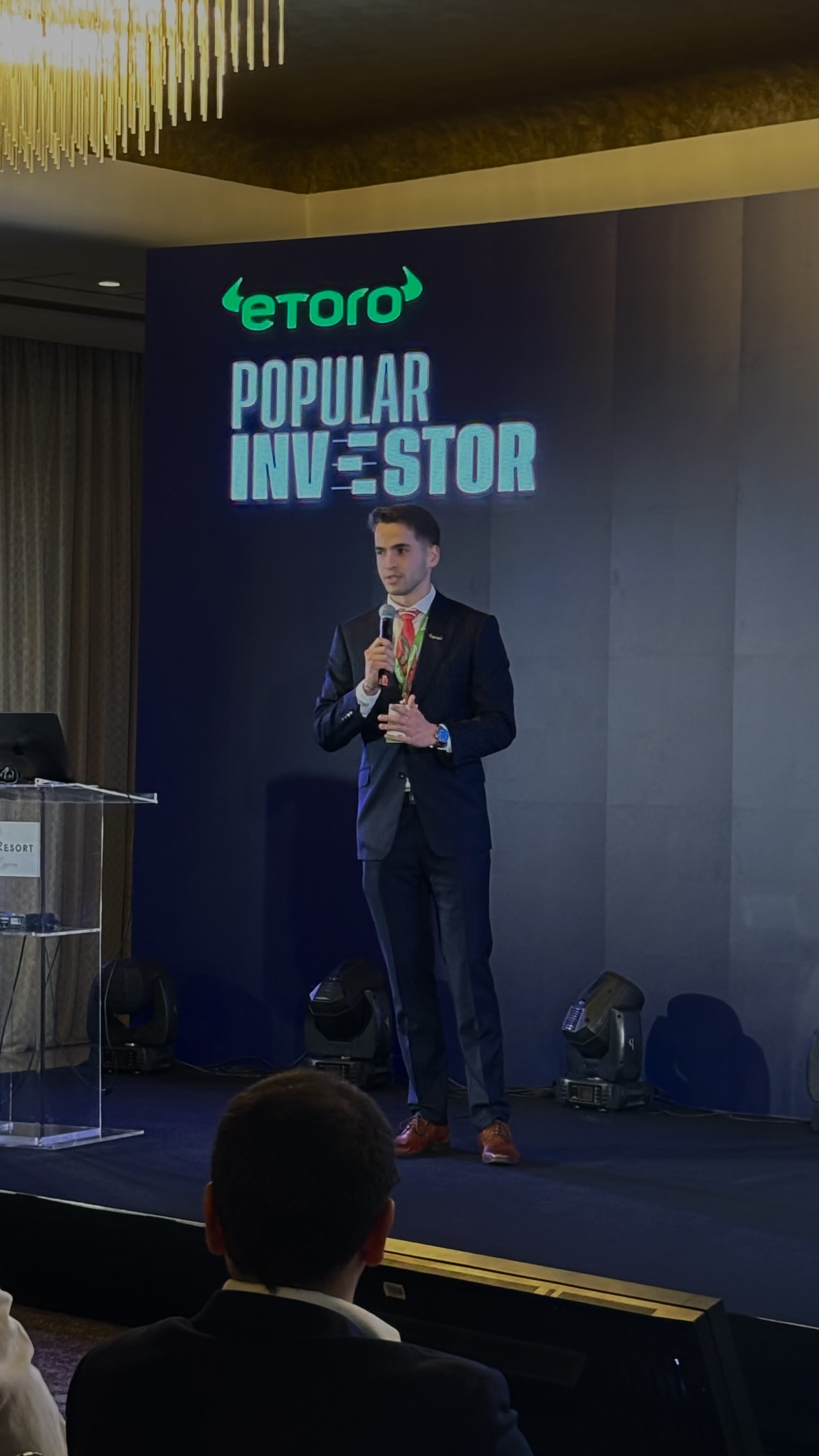 Jakub Rochlitz, #1 eToro Pro Investor in Slovakia, speaking on stage